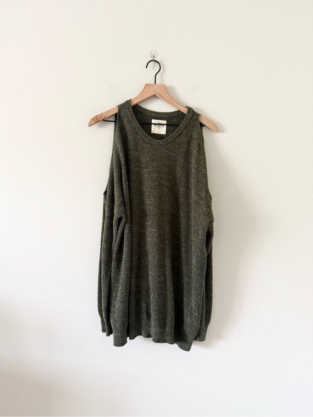 Hollister Co Women's Cold Shoulder Long Sleeve Olive Green Knit Sweater Size L